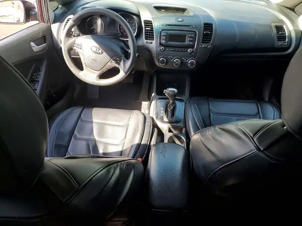 3KPFK4A77JE261514 2018 KIA FORTE - Image 8
