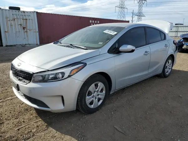 3KPFK4A77JE263019 2018 KIA FORTE - Image 1