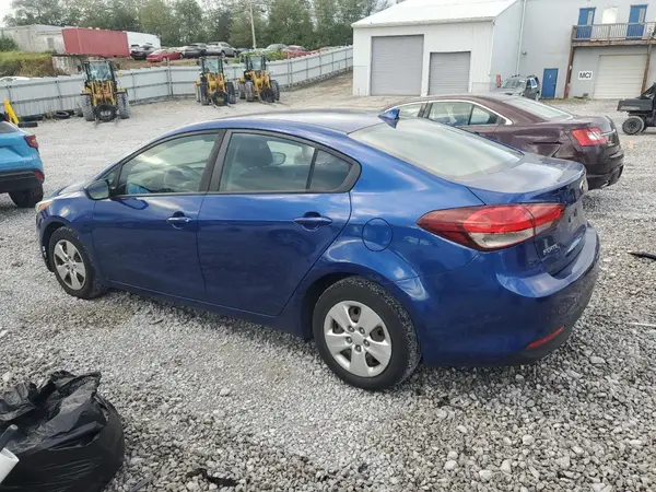 3KPFK4A77JE267314 2018 KIA FORTE - Image 2