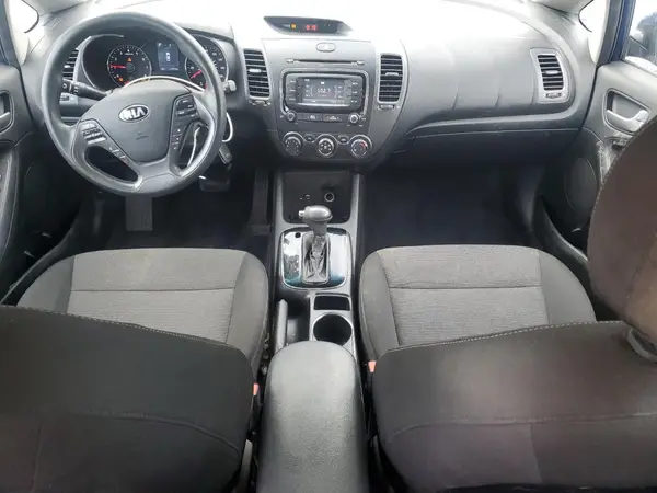 3KPFK4A77JE267314 2018 KIA FORTE - Image 8