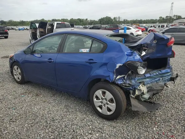 3KPFK4A77JE268592 2018 KIA FORTE - Image 2