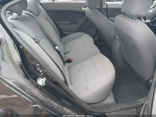 3KPFK4A77JE268706 2018 KIA FORTE - Image 8