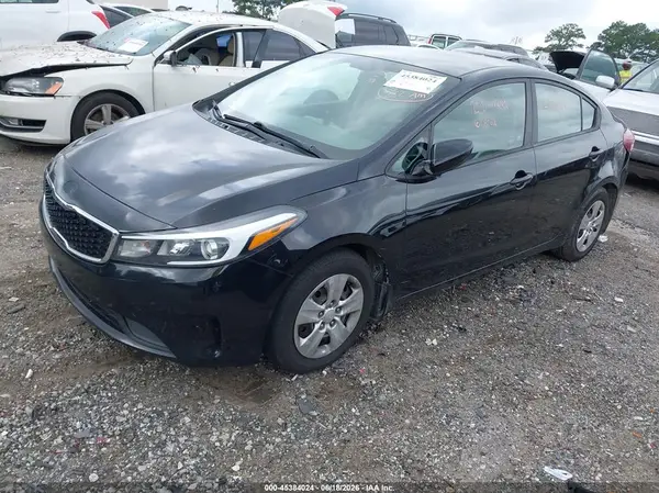 3KPFK4A77JE269449 2018 KIA FORTE - Image 2