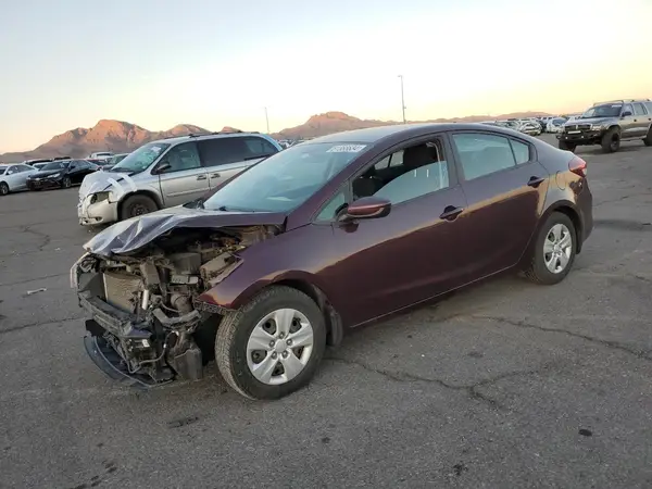 3KPFK4A77JE269905 2018 KIA FORTE - Image 1