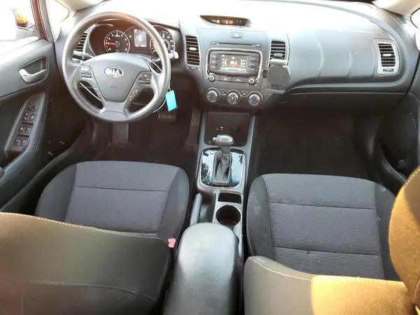 3KPFK4A77JE269905 2018 KIA FORTE - Image 8