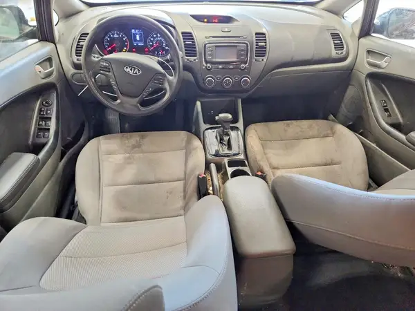 3KPFK4A77JE270214 2018 KIA FORTE - Image 8