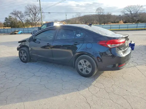 3KPFK4A77JE271492 2018 KIA FORTE - Image 2