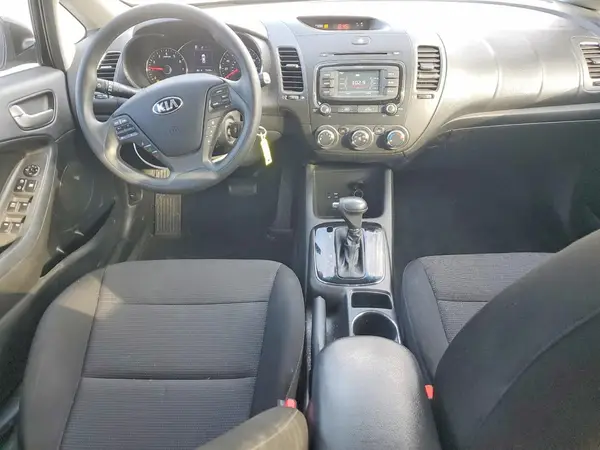 3KPFK4A77JE271492 2018 KIA FORTE - Image 8
