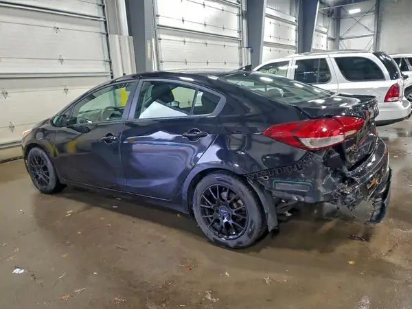 3KPFK4A77JE272500 2018 KIA FORTE - Image 2