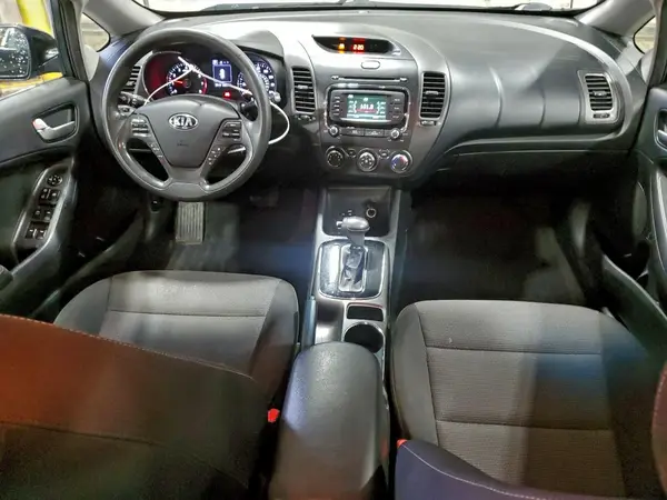 3KPFK4A77JE272500 2018 KIA FORTE - Image 8