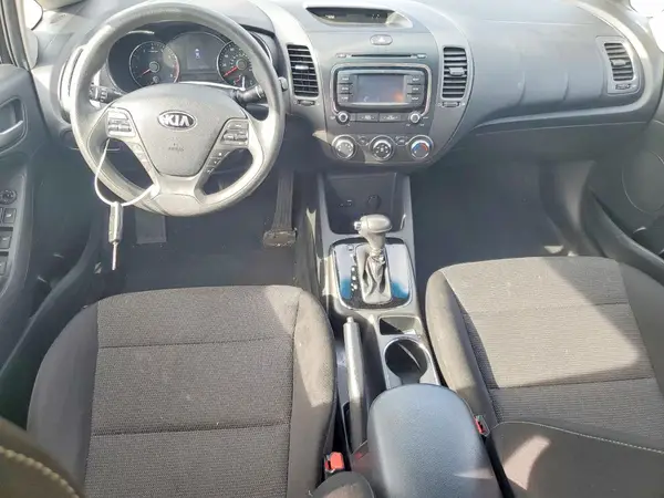3KPFK4A77JE272786 2018 KIA FORTE - Image 8