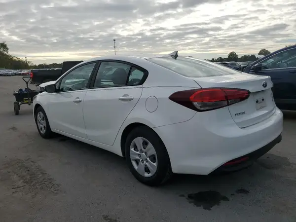 3KPFK4A77JE273372 2018 KIA FORTE - Image 2