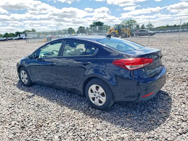 3KPFK4A77JE275784 2018 KIA FORTE - Image 2