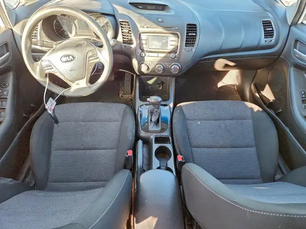 3KPFK4A77JE280855 2018 KIA FORTE - Image 8