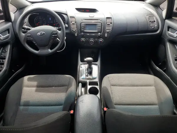 3KPFK4A77JE281195 2018 KIA FORTE - Image 8