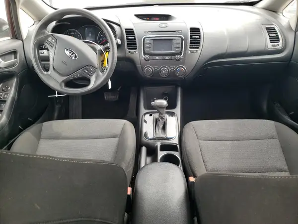 3KPFK4A77JE281763 2018 KIA FORTE - Image 8