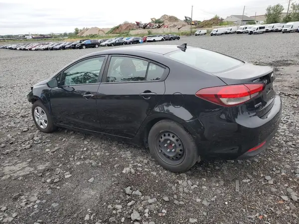3KPFK4A77JE282458 2018 KIA FORTE - Image 2