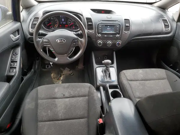 3KPFK4A77JE283593 2018 KIA FORTE - Image 8