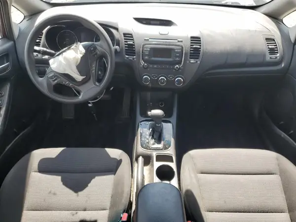 3KPFK4A78HE010690 2017 KIA FORTE - Image 8