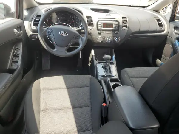 3KPFK4A78HE013976 2017 KIA FORTE - Image 8
