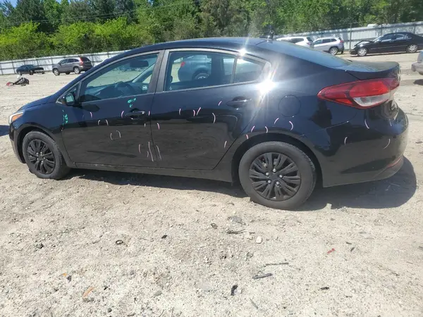 3KPFK4A78HE014142 2017 KIA FORTE - Image 2