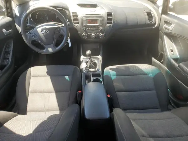 3KPFK4A78HE014142 2017 KIA FORTE - Image 8