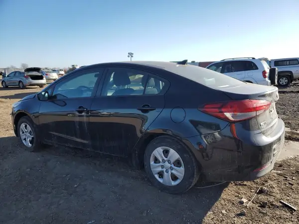 3KPFK4A78HE015159 2017 KIA FORTE - Image 2