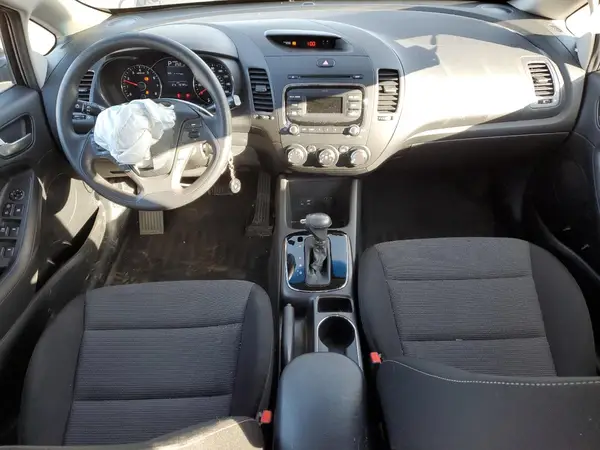 3KPFK4A78HE015159 2017 KIA FORTE - Image 8