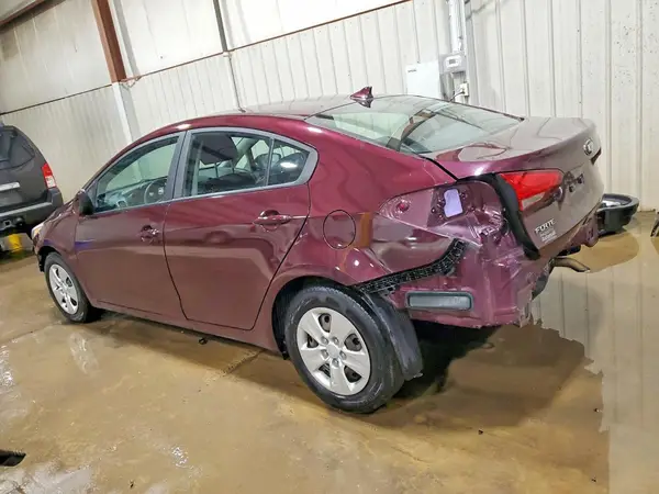 3KPFK4A78HE015596 2017 KIA FORTE - Image 2