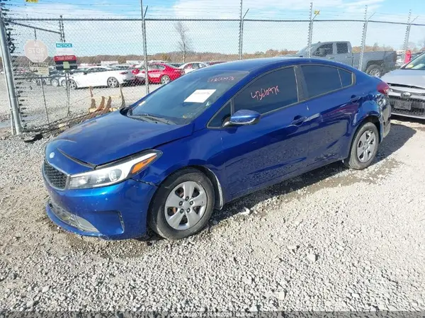 3KPFK4A78HE017607 2017 KIA FORTE - Image 2