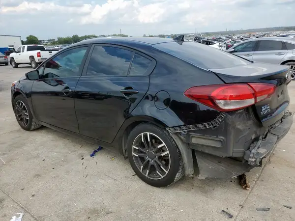 3KPFK4A78HE017705 2017 KIA FORTE - Image 2