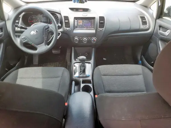 3KPFK4A78HE017705 2017 KIA FORTE - Image 8