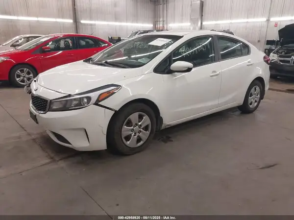 3KPFK4A78HE024251 2017 KIA FORTE - Image 2