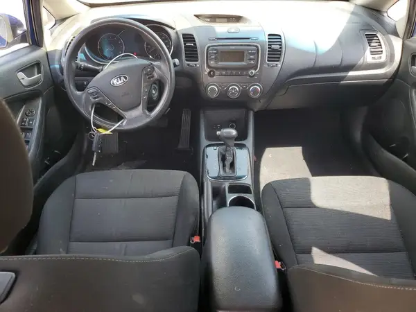 3KPFK4A78HE024329 2017 KIA FORTE - Image 8