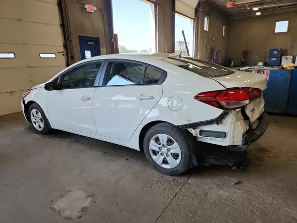 3KPFK4A78HE028512 2017 KIA FORTE - Image 2