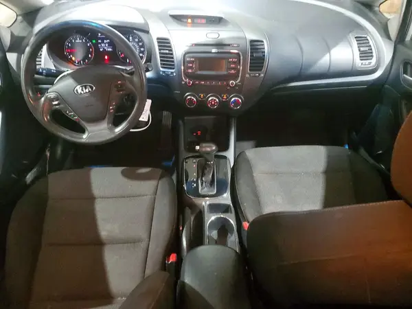 3KPFK4A78HE028977 2017 KIA FORTE - Image 8