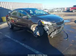 3KPFK4A78HE029885 2017 KIA FORTE