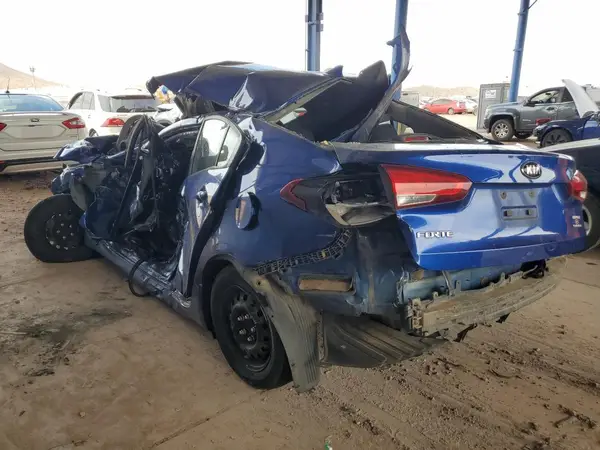 3KPFK4A78HE030065 2017 KIA FORTE - Image 2