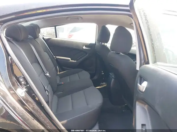 3KPFK4A78HE034875 2017 KIA FORTE - Image 8