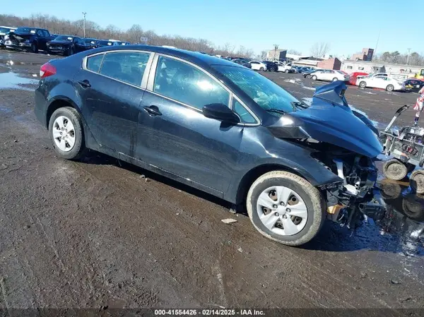 3KPFK4A78HE036223 2017 KIA FORTE - Image 1