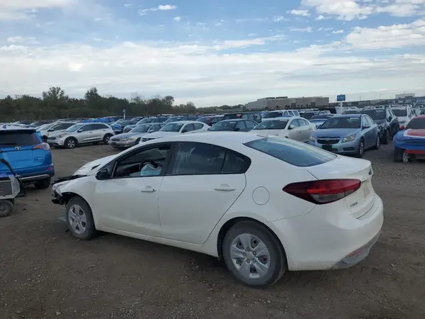 3KPFK4A78HE036657 2017 KIA FORTE - Image 2