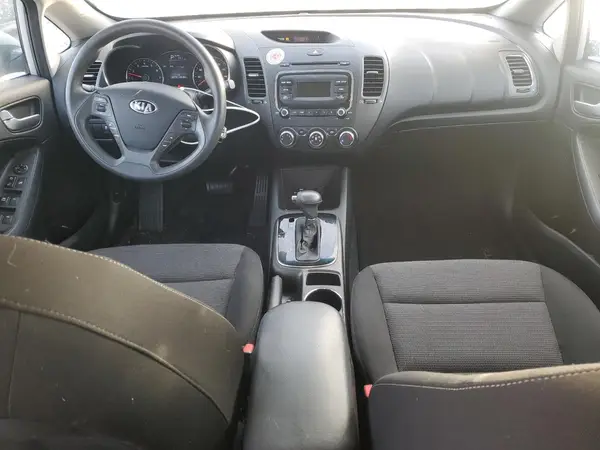 3KPFK4A78HE037100 2017 KIA FORTE - Image 8