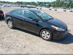 3KPFK4A78HE037601 2017 KIA FORTE