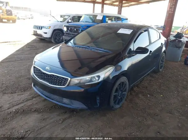 3KPFK4A78HE038859 2017 KIA FORTE - Image 2