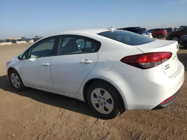 3KPFK4A78HE040546 2017 KIA FORTE - Image 2