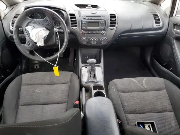 3KPFK4A78HE041602 2017 KIA FORTE - Image 8