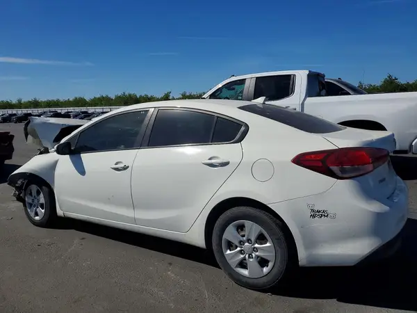3KPFK4A78HE041938 2017 KIA FORTE - Image 2