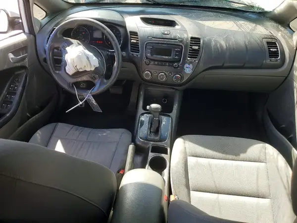 3KPFK4A78HE041938 2017 KIA FORTE - Image 8