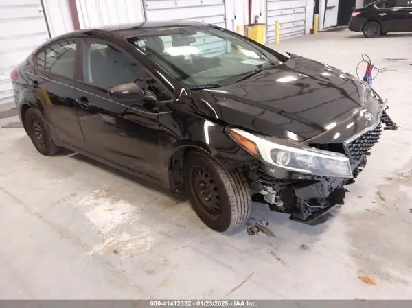 3KPFK4A78HE043432 2017 KIA FORTE - Image 1
