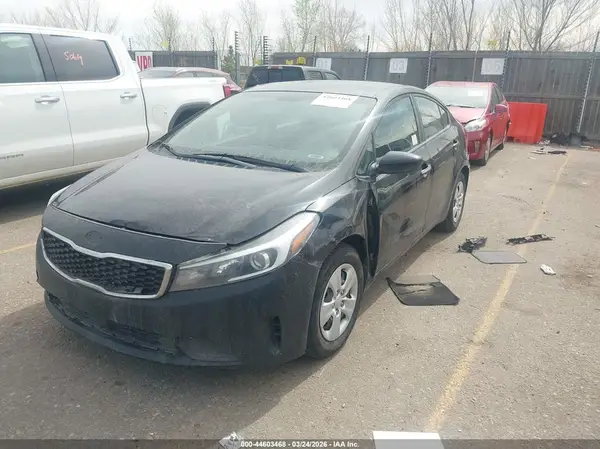 3KPFK4A78HE043835 2017 KIA FORTE - Image 2